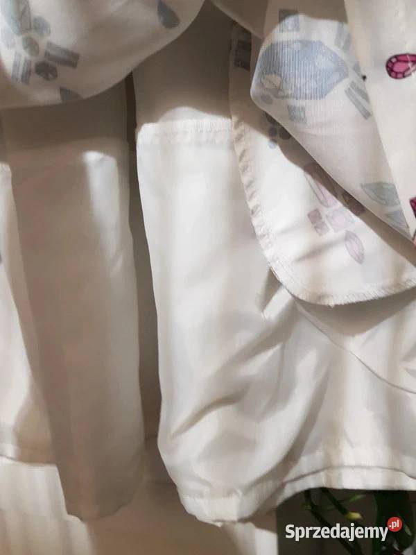 Biała sukienka Femestage Eva Minge w kolorowe