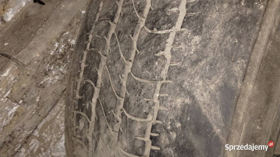 Opony 225 31570 Zamość sprzedam