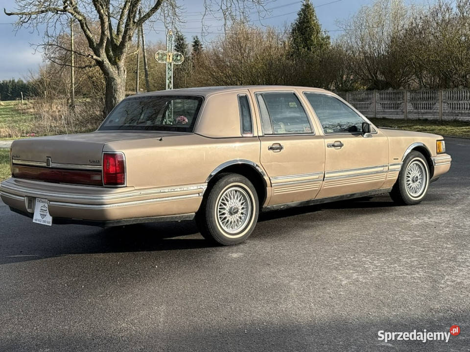 Lincoln Town Car Lincoln Town Car Executive benzyna
