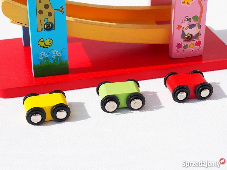 drewniana ZJEŻDŻALNIA Z AUTKAMI zabawka sprzedam