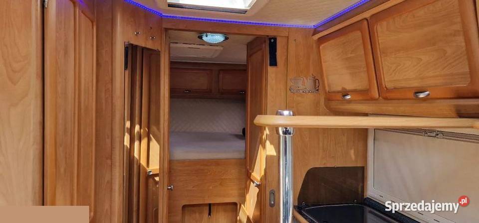 Frankia I 700 Samochód kepmingowy I rej 042001r Kampery