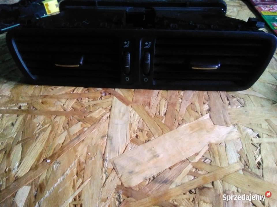 Kratki środkowe deski VW Passat B6 pomorskie