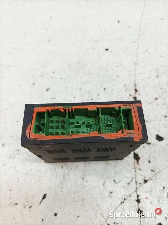 SKRZYNKA BEZPIECZNIKÓW E63 7510638 Bmw Seria 6