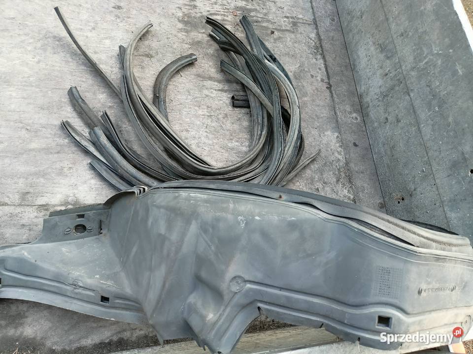 Mercedes W124 nadkole przednie pod błotnik lewe Skarżysko-Kamienna