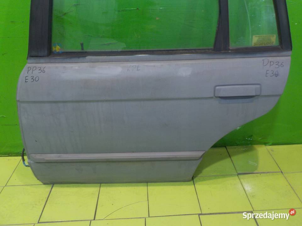 BMW 3 E30 25 B 89r KOMBI drzwi lewe tyl
