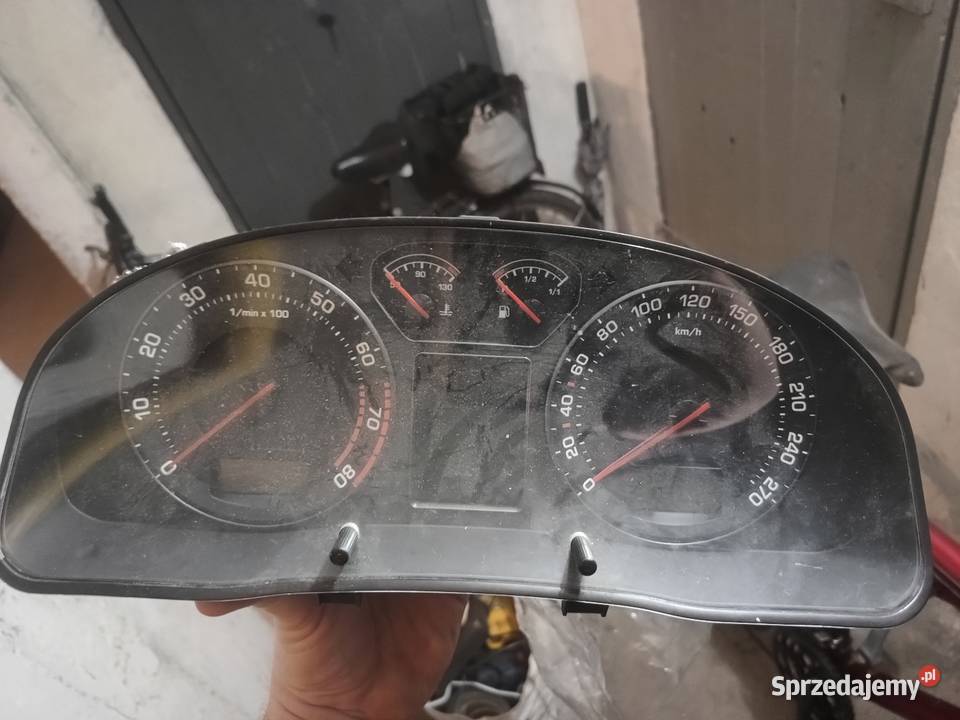 Skoda superb 1 Lampy Drzwi Licznik Ostrów Wielkopolski sprzedam