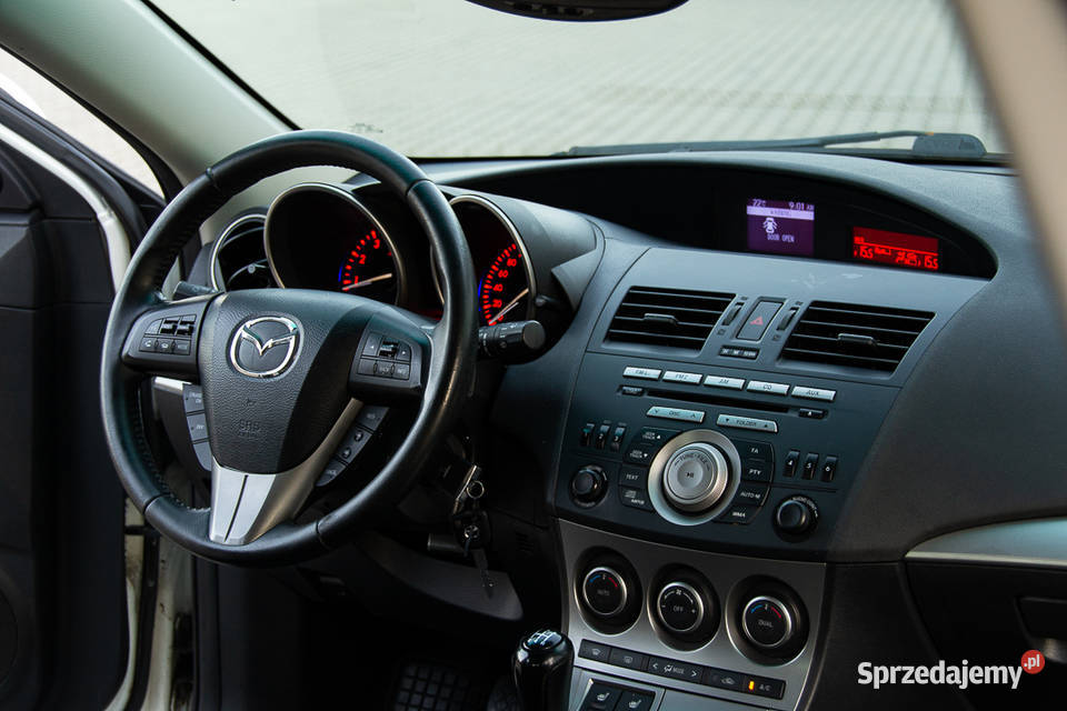 Mazda 3 2011r16 benzyna zarejestrowana w biała