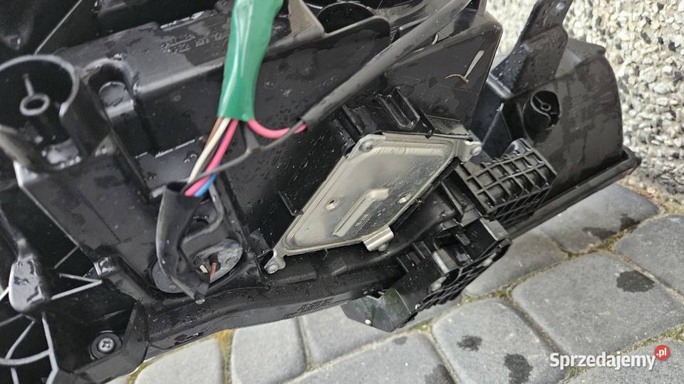 NISSAN LEAF II ZE1 LAMPY PRZÓD FULL LED LEWA osobowe Lampy przednie małopolskie Szarów