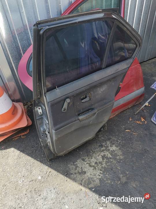 Drzwi prawy tył bmw e36 części blacharskie Karoseria Czerwionka-Leszczyny