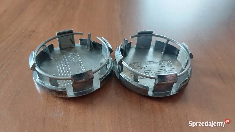 Dekielek TOYOTA 63 mm 42603AC020 2 sztuki sprzedam