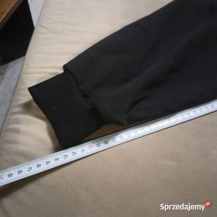 Czarna bluza BASIC M L gładka bez kaptura 100