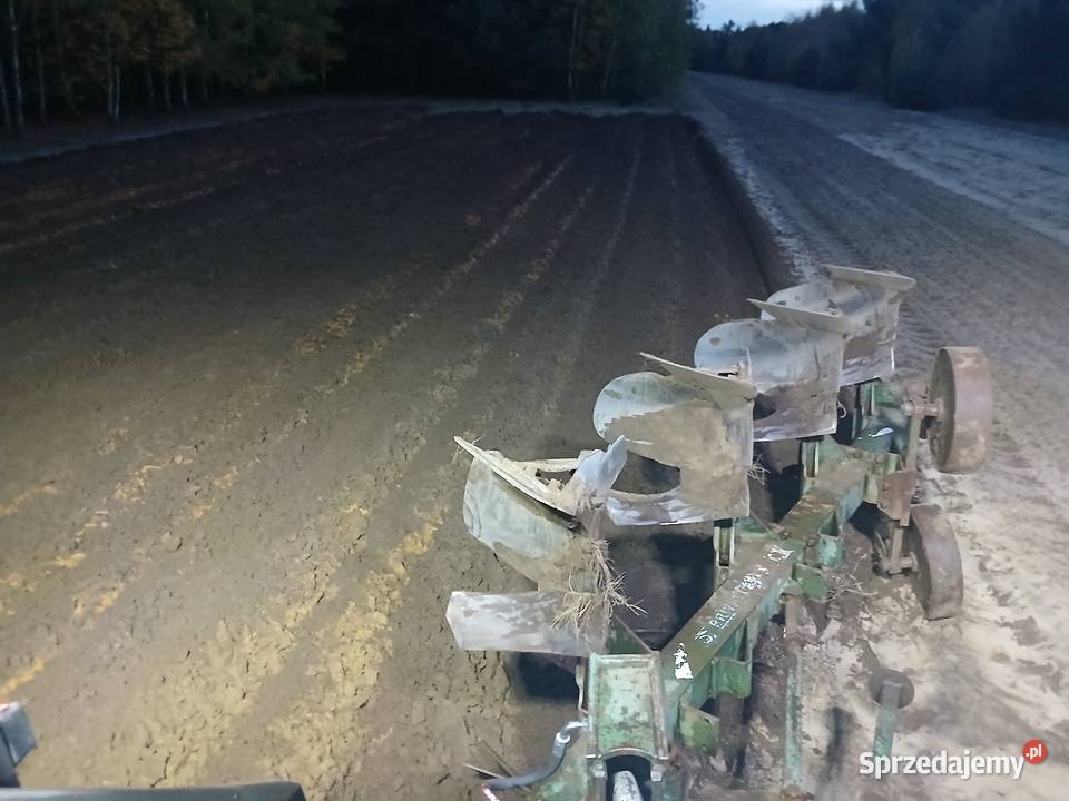 Pług obrotowy 4 skiby 211 31 Agrozet Sukov Maszyny uprawowe