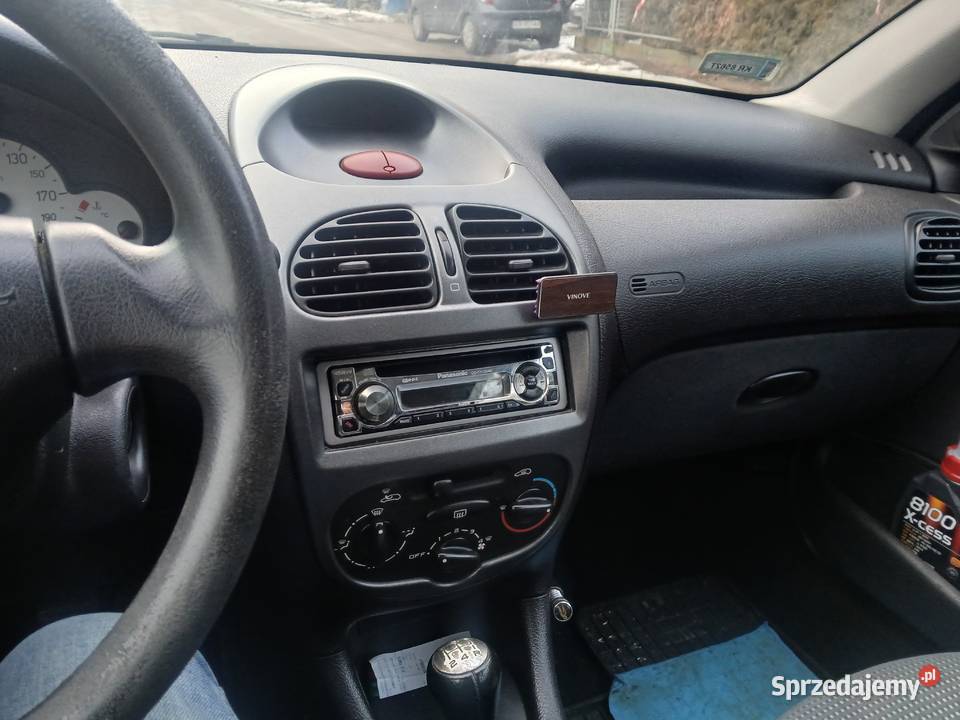 PEUGEOT 20611 Wjedzie w SCT Kraków