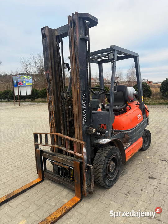 wózek widłowy TOYOTA 6FGF25 LPG Triplex 550m gaz Działoszyn