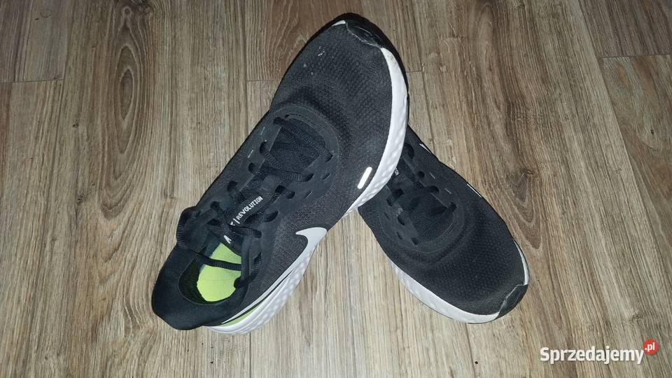 Buty NIKE Revolution 5 EUR41 265 biegowe obuwie