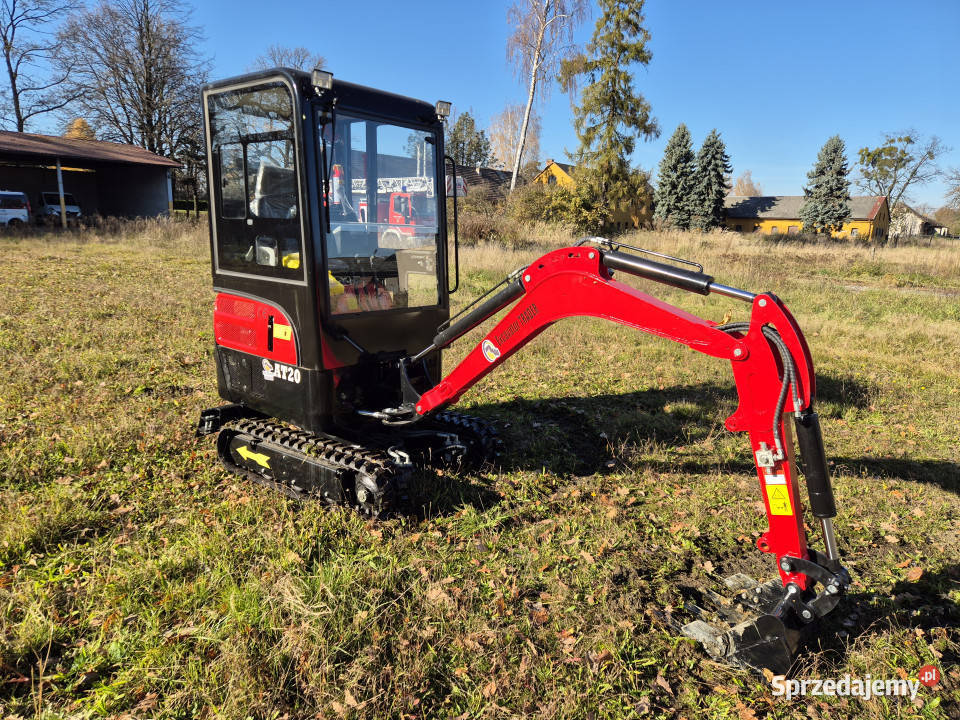 Minikoparka AT20 KUBOTA D902 2000 z kabiną 4 Grodziec
