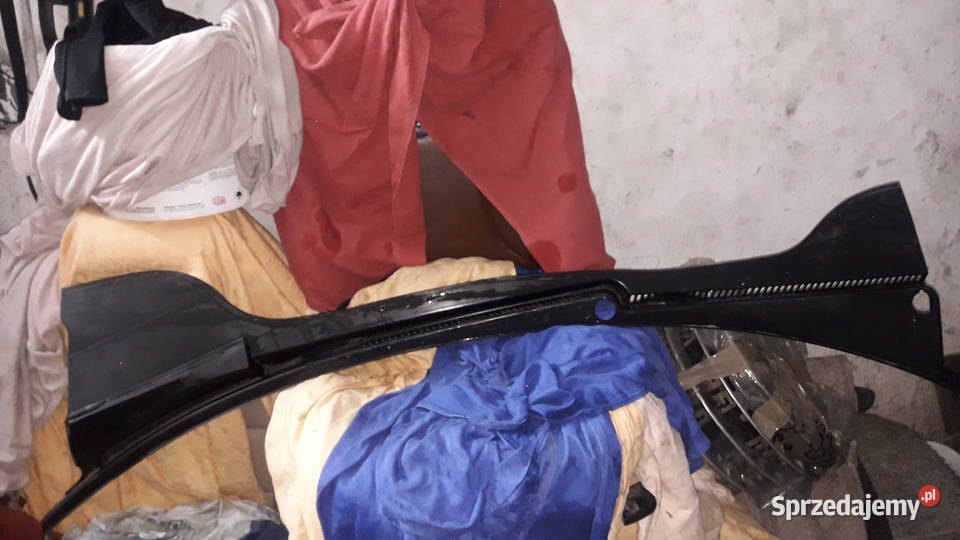 Podszybie plastikowe maskownica wycieraczek Golf Sieroszowice