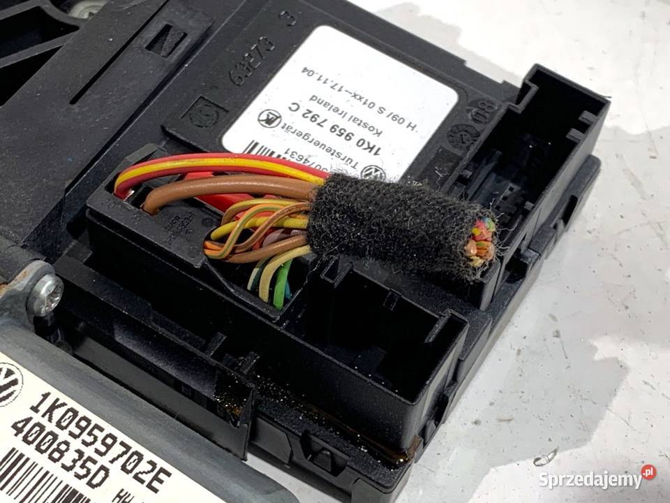 PODNOŚNIK SZYBY PRAWY PRZÓD VW GOLF V 1K0959702E