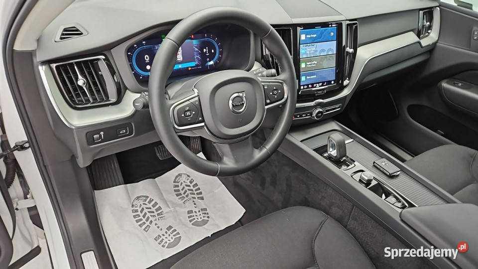 Volvo XC 60 B4 B Core Z Polskiego Salonu Faktura Rok produkcji 2022 Warszawa