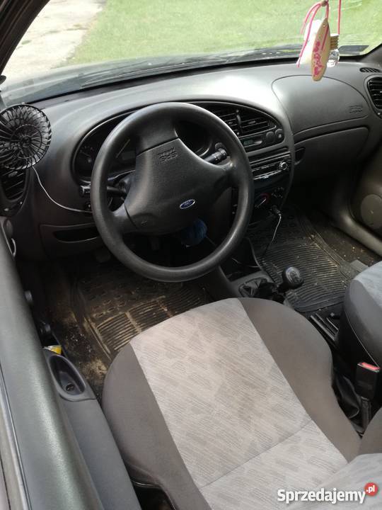 Ford Fiesta 13 benzyna manualna Fiesta Namysłów sprzedam