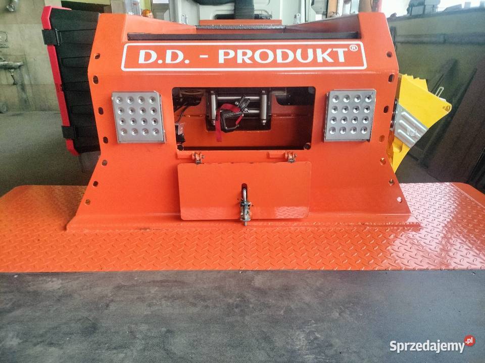 Naczepa niskopodłogowa specjalna laweta