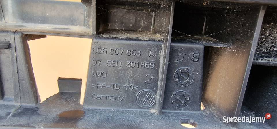 VW GOLF VII 7 ŚLIZG ZDERZAKA TYŁ 5G6807863A lubuskie Bieleń