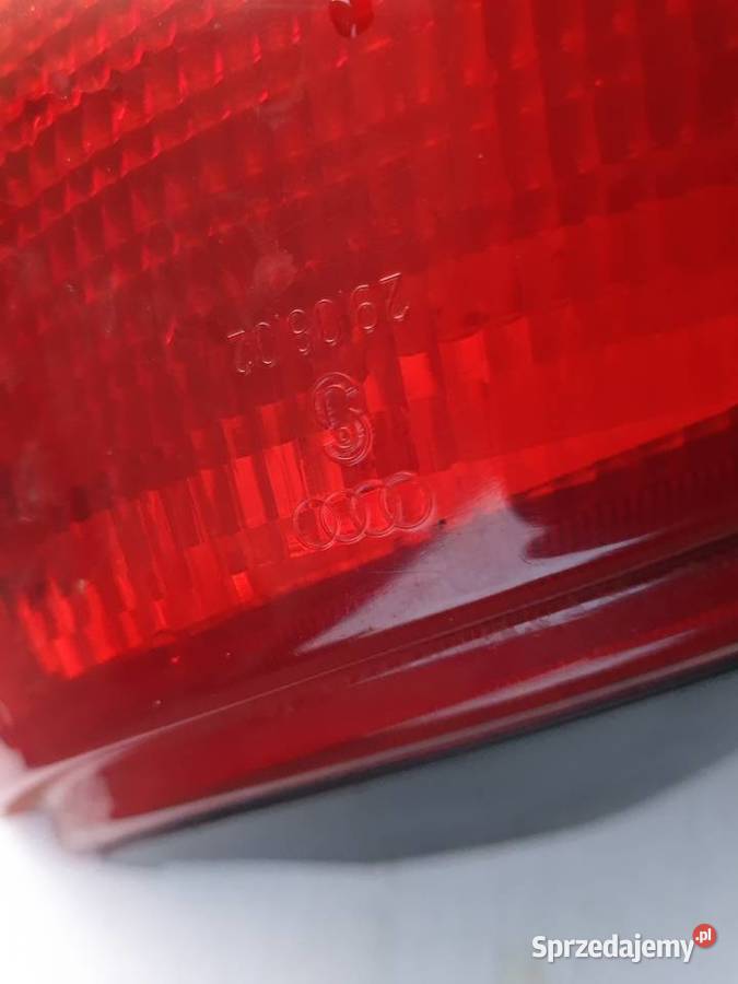 Lampa prawa klosz audi a4 b5 kombi Lampy tylne