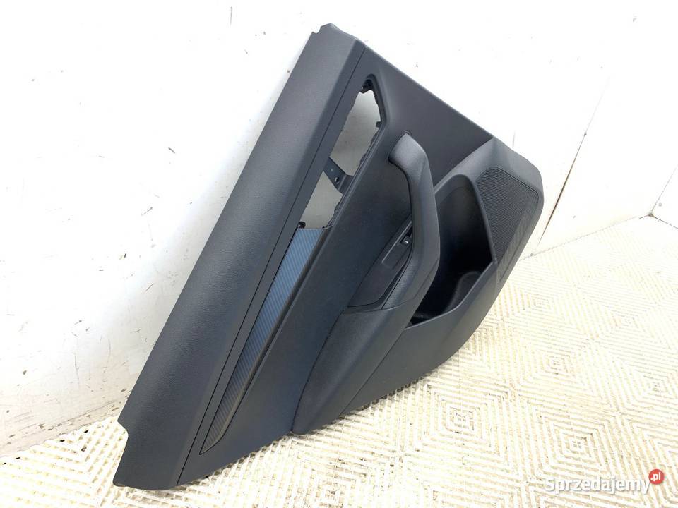 BOCZEK DRZWI PRAWY TYŁ SKODA KAROQ SUV TAPICERKA