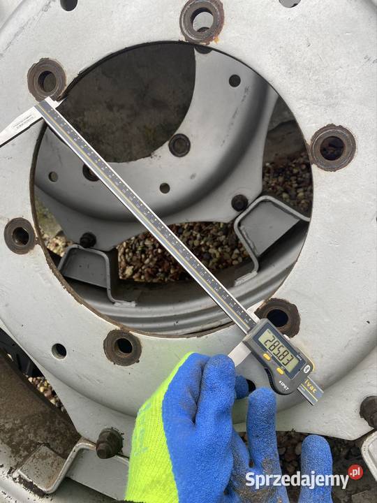 Komplet kół Taurus 112R48 23095R36 Kłodawa