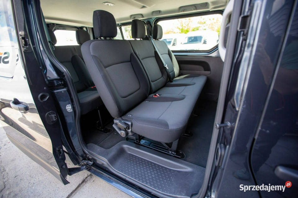 Renault Trafic L2H1 Długi 9 osób 2023r Stan III elektryczne lusterka Jarocin