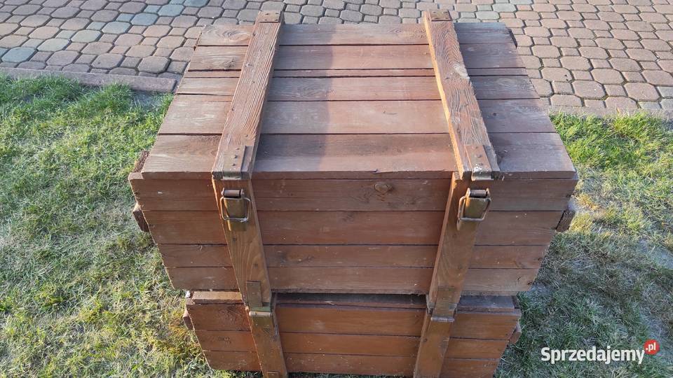 Solidne drewniane skrzynie z okuciami z Biała Podlaska