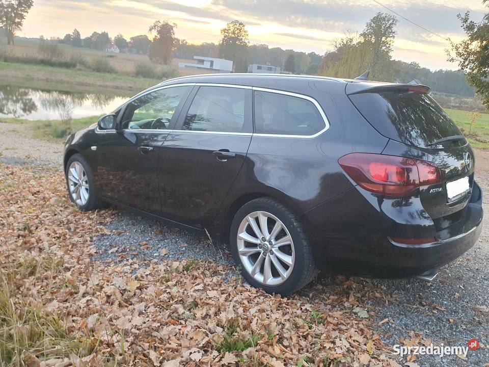 Opel Astra J benzyna 14 Turbo 140 2011 śląskie Gliwice