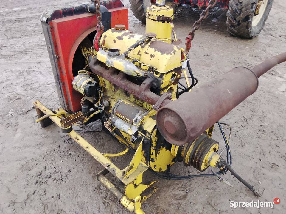 Silnik 4 cylindrowy Ford 2712E do kombajnu Radom