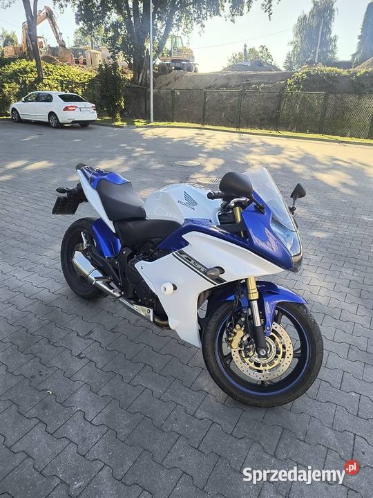 Honda CBR 600F SUPER STAN Rok produkcji 2011