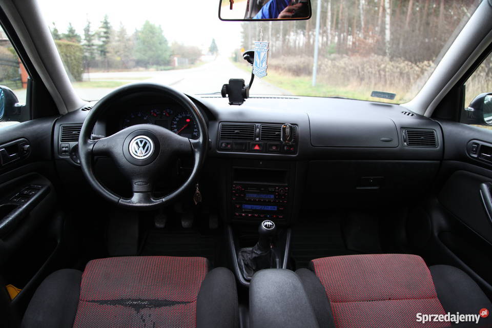 Volkswagen Golf 4 16 SR 8V Bogate wyposażenie Poznań