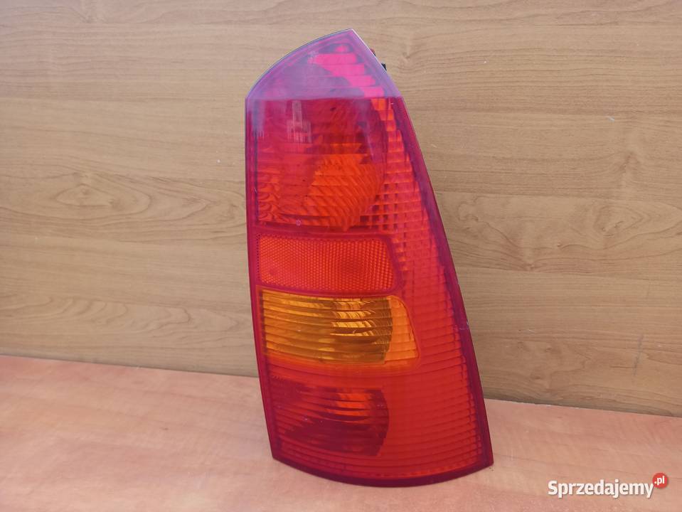 Ford Focus MK1 I kombi lampa tył tylna prawa Oświetlenie Sieradz