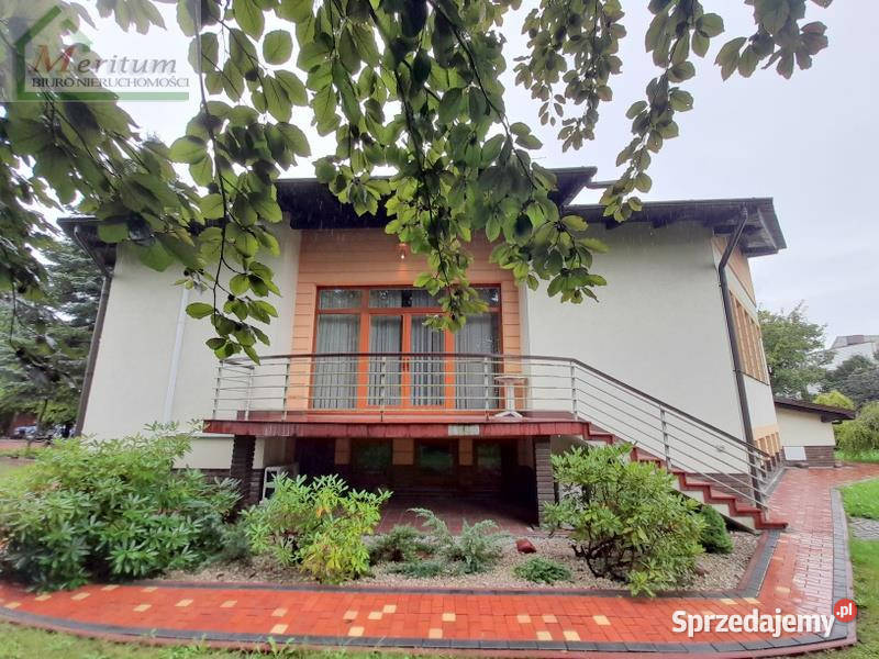 Dom wolnostojący do sprzedania Krosno 400m2 asfalt sprzedam