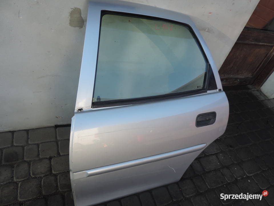 OPEL VECTRA B HB L147 FL DRZWI LEWY TYŁ Rok produkcji 2000 Nowy Sącz