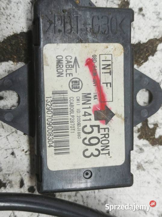 WZMACNIACZ MN141582 MN141583 MN141593 8637A371