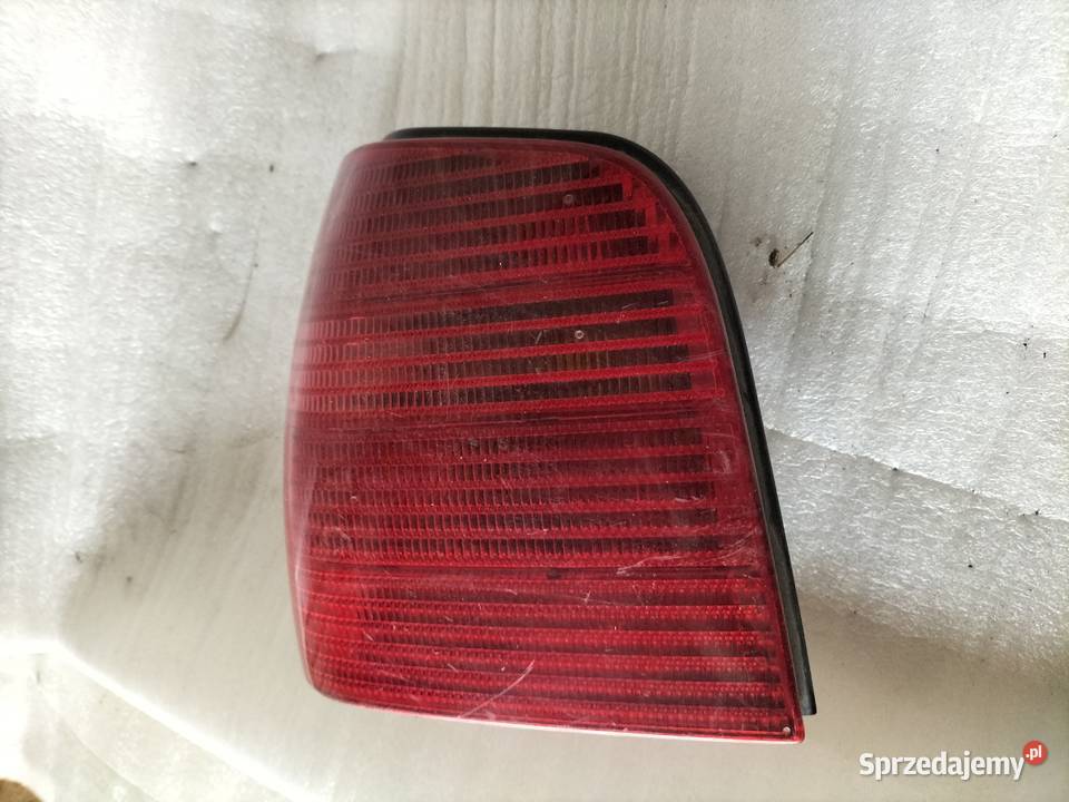czerwona LAMPA LEWA TYŁ POLO 6N Kamień-Kolonia
