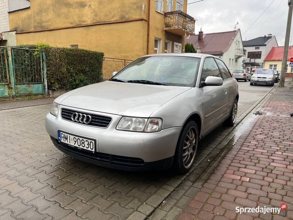 Syndyk sprzeda samochód Audi A3