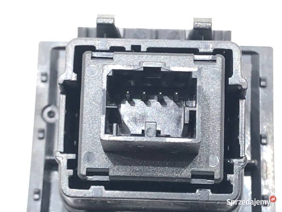 WŁĄCZNIK ŚWIATEŁ AWARYJNYCH AUDI A4 B9 PRZYCISK