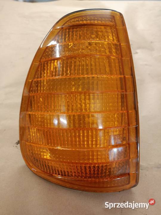 Kierunkowskaz prawy przód Mercedes W 123 osobowe opolskie Gorzów Śląski