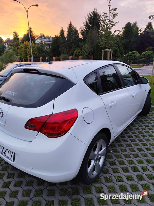 Samochód Opel Astra j 20102011 14 100 bez turbo Bochnia sprzedam