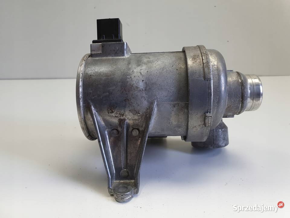 Volvo V40 II 15 T turbo POMPA WODY 31368715