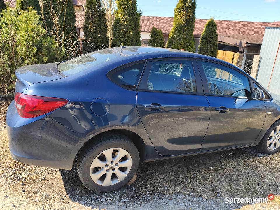 Sprzedam Opel Astra j sedan 115KM lubelskie Chełm