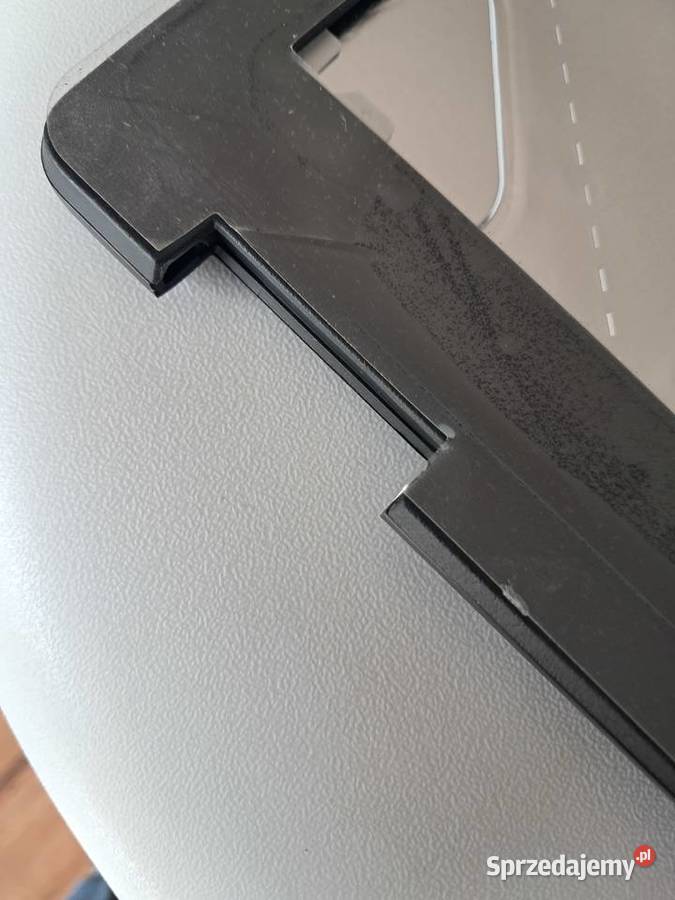 nowa klapka ramka matrycy do jakiegoś laptopa Sandomierz