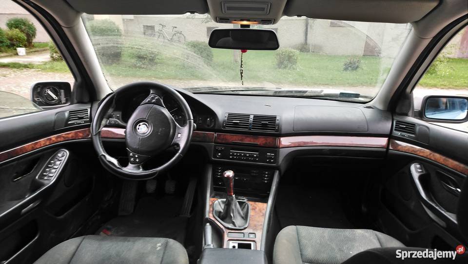 Sprzedam uszkodzoną bmw e39 kombi