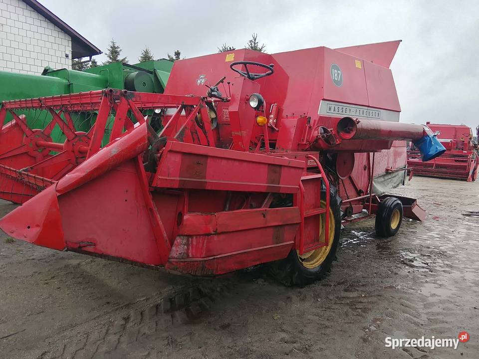 Kombajn zbożowy Massey Ferguson 187 z