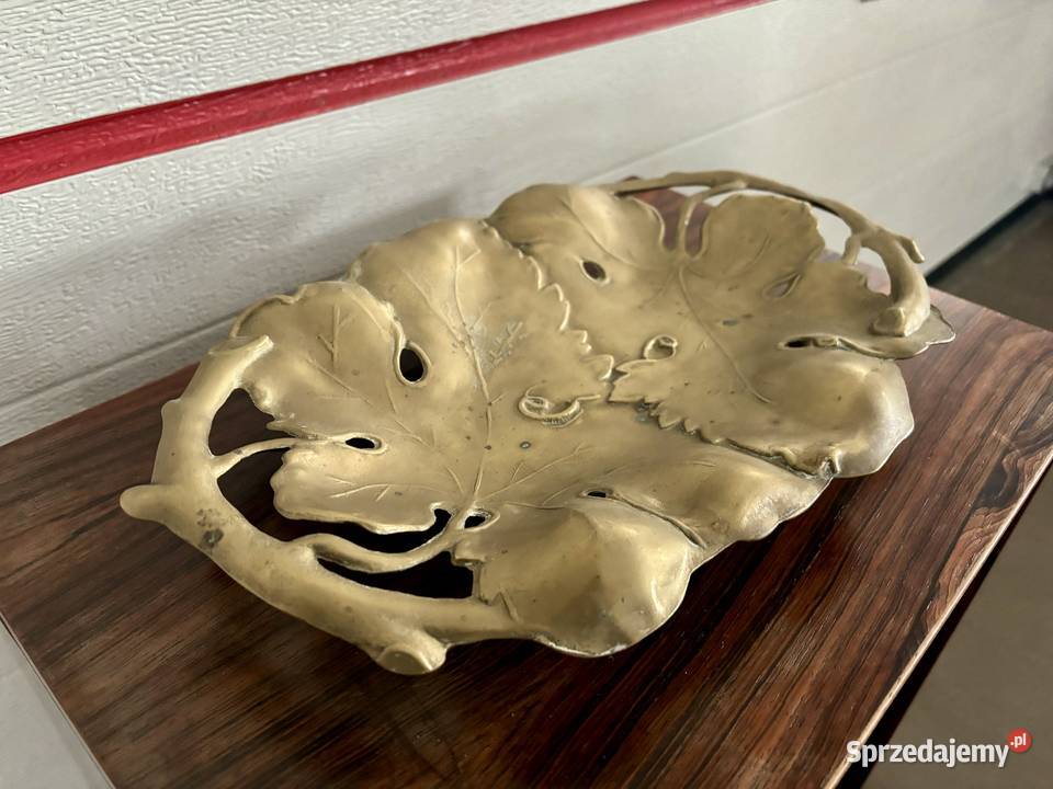 Stara mosiężna patera liść